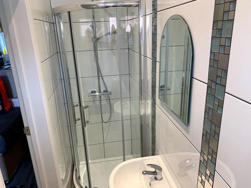 Limpenny Studio Apartment - Work Friendly And Outstanding Garden Studio Close To City Centre Nottingham Exterior foto