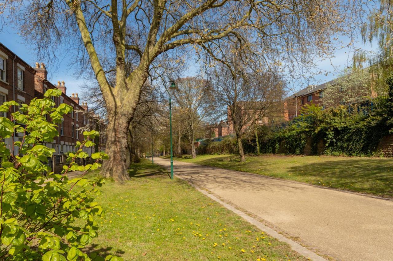 Limpenny Studio Apartment - Work Friendly And Outstanding Garden Studio Close To City Centre Nottingham Exterior foto