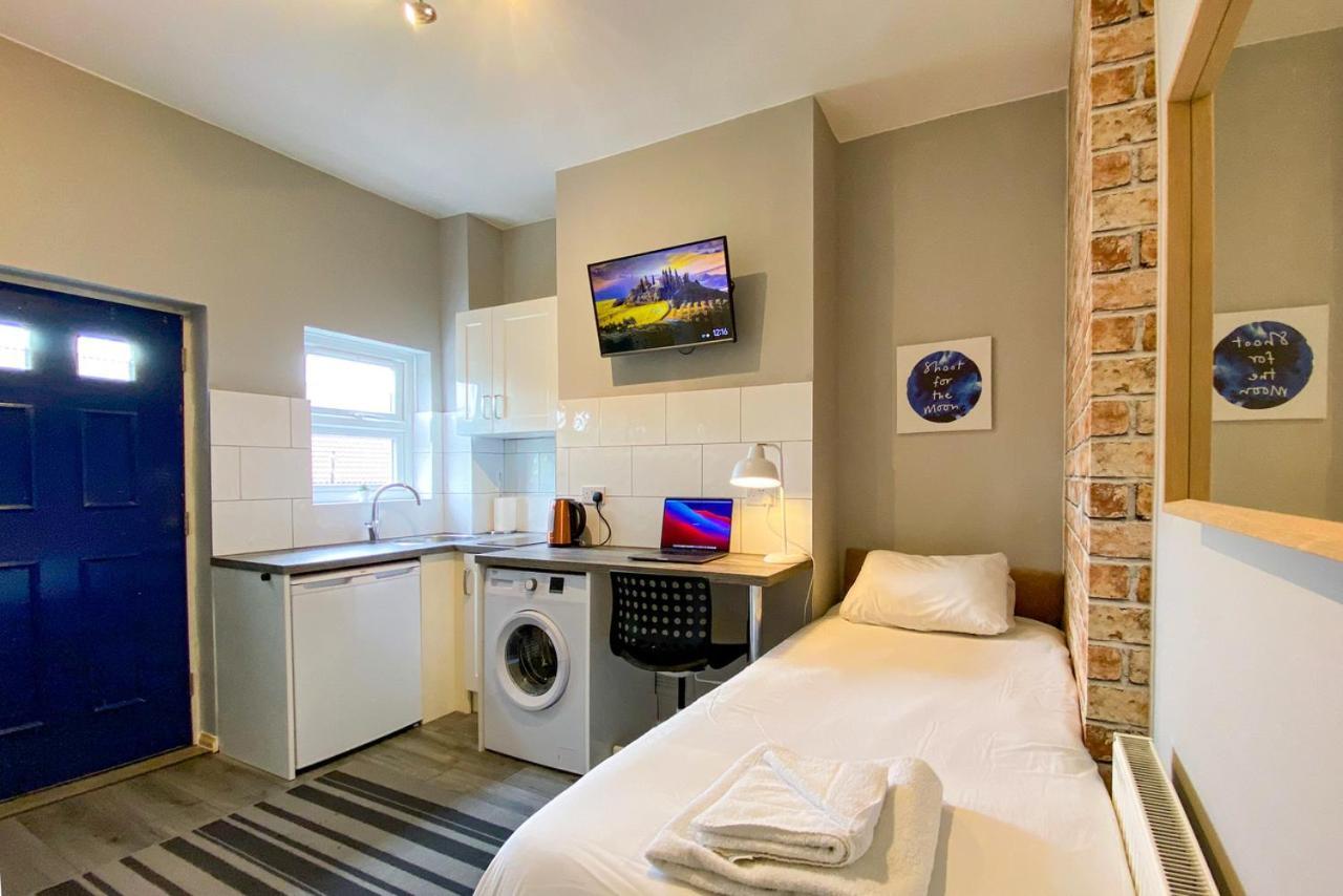 Limpenny Studio Apartment - Work Friendly And Outstanding Garden Studio Close To City Centre Nottingham Exterior foto